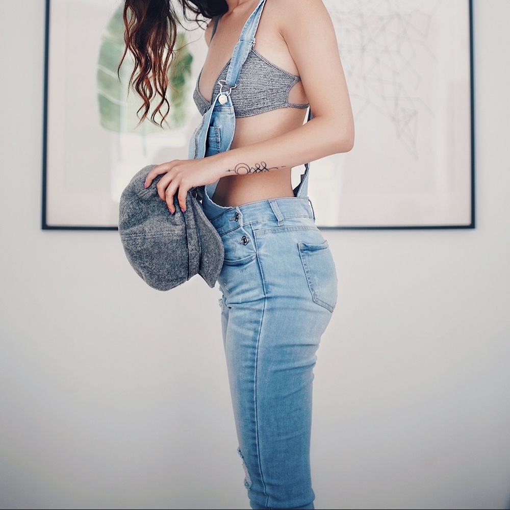 Forever 21 Distressed Overall Jeans Size Small